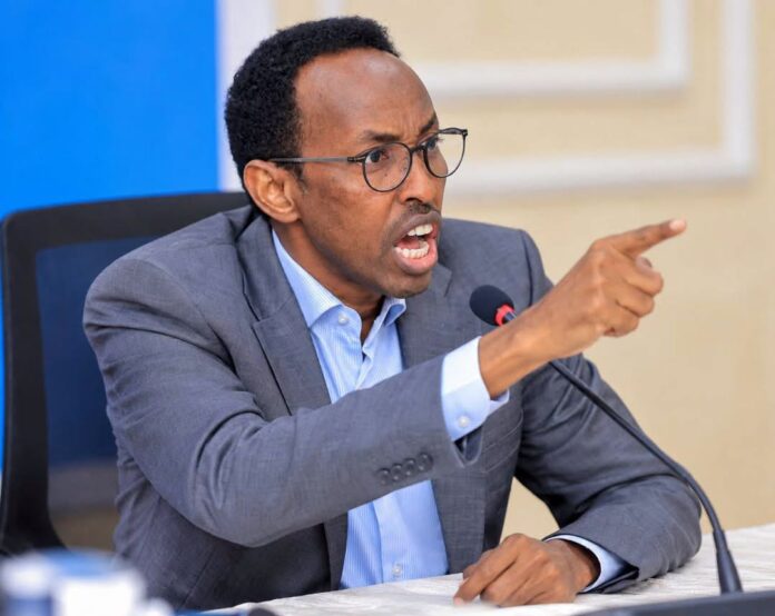 Khilaaf ka dhex taagan Hay’adda Socdaalka oo saameeyay xarunta baasaboorrada ee Cabdi Casiis