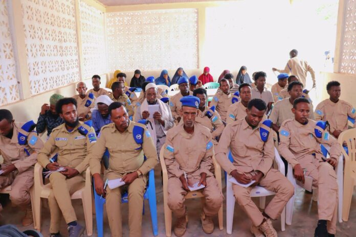 Wasiirka Amniga Jubbaland oo Gobweyn kaga qeybgalay barnaamijka Wadajirka Booliska iyo Bulshada+Sawirro