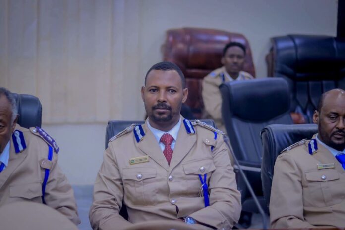 Puntland oo shaqada ka joojisay Taliyaha Booliska Mudug kaddib baxsashada maxaabiis burcad-badeed ah